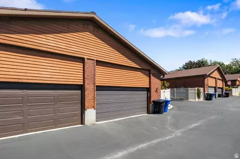 Exterior - 2424 E 4430 S, Holladay, UT 84124 photo 4 of 5