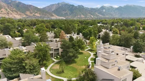 View/Area - 5647 S Park Pl E, Holladay, UT 84121 photo 6 of 6