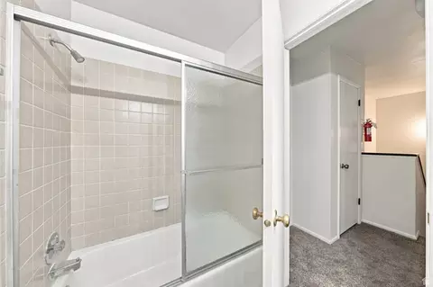 Bath - 5647 S Park Pl E, Holladay, UT 84121 photo 3 of 5