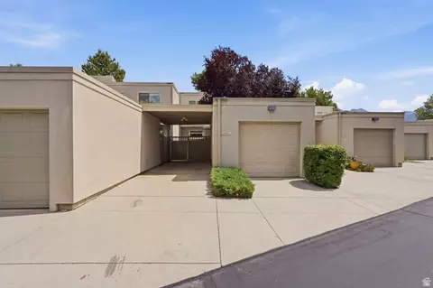 Exterior - 5647 S Park Pl E, Holladay, UT 84121 photo 3 of 7