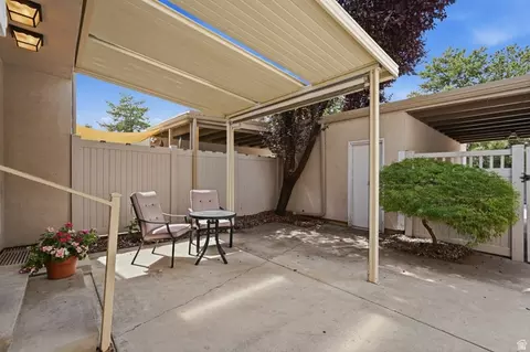 Exterior - 5647 S Park Pl E, Holladay, UT 84121 photo 2 of 7