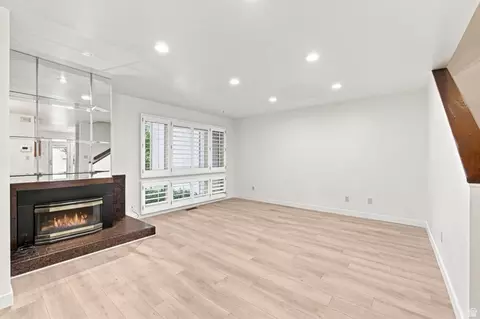 Living - 5647 S Park Pl E, Holladay, UT 84121 photo 5 of 6