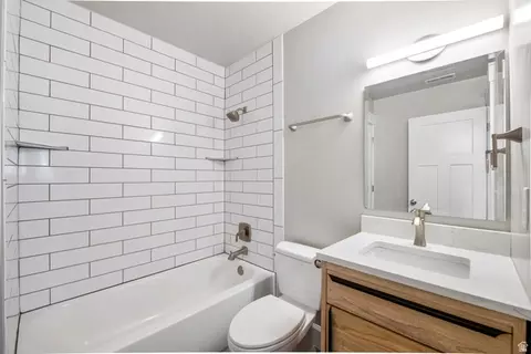 Bath - 19 E 1500 S, Bountiful, UT 84010 photo 3 of 3
