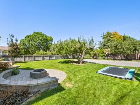 Exterior - 19 E 1500 S, Bountiful, UT 84010 photo 6 of 10