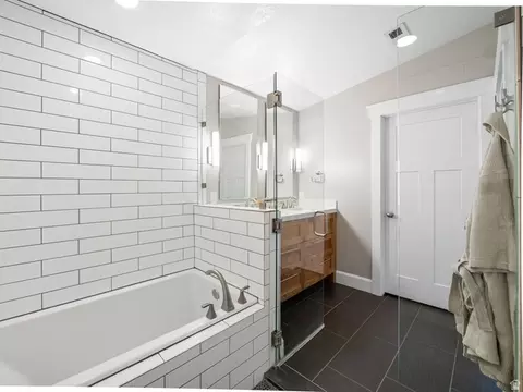 Bath - 19 E 1500 S, Bountiful, UT 84010 photo 2 of 3