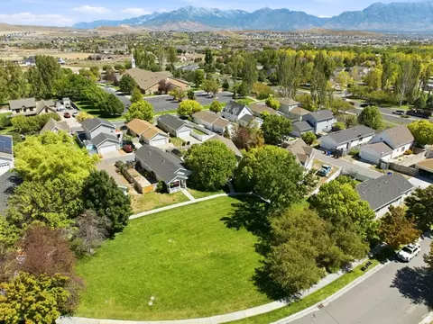 View/Area - 2951 E Ash Pt N, Eagle Mountain, UT 84005 photo 5 of 9