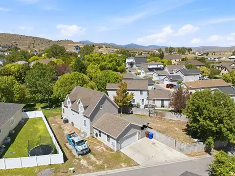 View/Area - 2951 E Ash Pt N, Eagle Mountain, UT 84005 photo 2 of 9