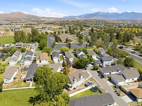 View/Area - 2951 E Ash Pt N, Eagle Mountain, UT 84005 photo 6 of 9