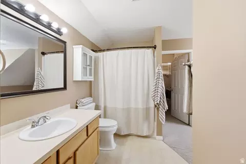 Bath - 2951 E Ash Pt N, Eagle Mountain, UT 84005 photo 1 of 3