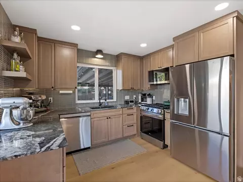 Kitchen - 1550 E Treeview Dr S, Millcreek, UT 84124 photo 2 of 3