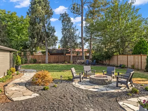 Exterior - 1550 E Treeview Dr S, Millcreek, UT 84124 photo 12 of 16