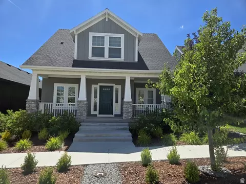 6453 W Moon Valley Dr, South Jordan, UT 84009