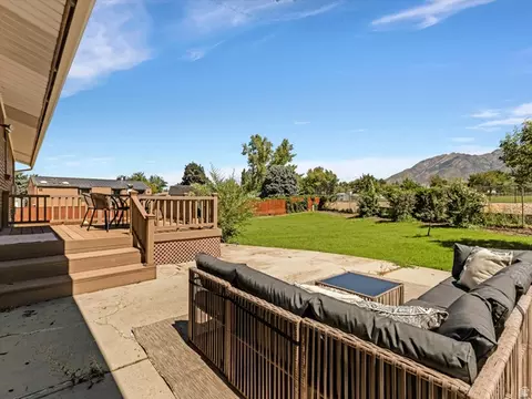 Exterior - 1489 E Verde Cir S, Sandy, UT 84093 photo 2 of 8