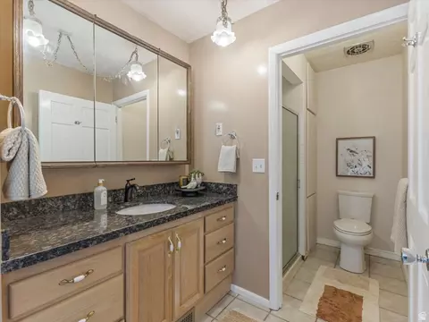 Bath - 1489 E Verde Cir S, Sandy, UT 84093 photo 1 of 3