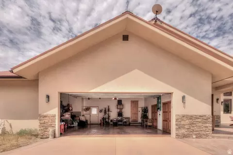Exterior - 4251 E Lipizzan Jump, Moab, UT 84532 photo 4 of 13
