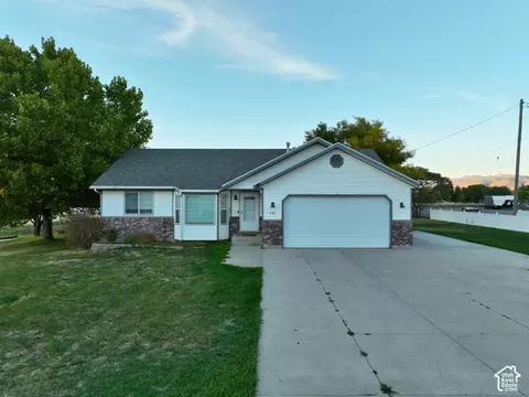 584 W 300 N, Hyrum, UT 84319