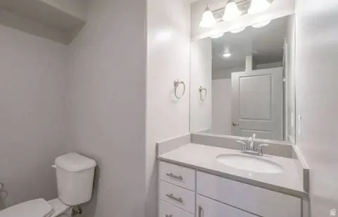 Bath - 1167 E Telegraph St, Washington, UT 84780 photo 1 of 2