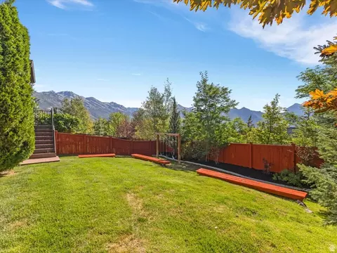 Exterior - 2138 Eagle Crest Dr, Draper, UT 84020 photo 6 of 17