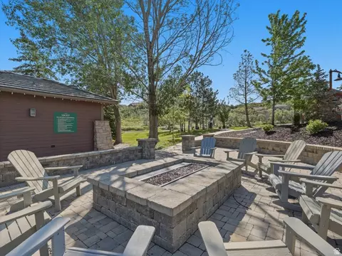 Exterior - 2138 Eagle Crest Dr, Draper, UT 84020 photo 13 of 17