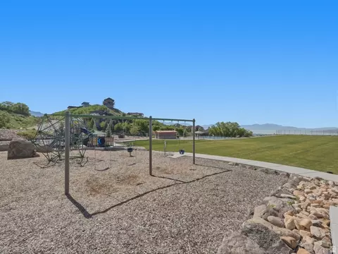 Exterior - 2138 Eagle Crest Dr, Draper, UT 84020 photo 17 of 17