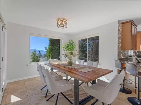 Dining - 2138 Eagle Crest Dr, Draper, UT 84020 photo 2 of 2