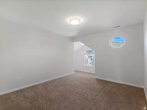 Bedroom - 2138 Eagle Crest Dr, Draper, UT 84020 photo 4 of 8