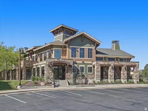 Exterior - 2138 Eagle Crest Dr, Draper, UT 84020 photo 10 of 17