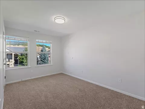 Bedroom - 2138 Eagle Crest Dr, Draper, UT 84020 photo 5 of 8