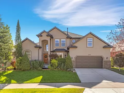 Exterior - 2138 Eagle Crest Dr, Draper, UT 84020 photo 2 of 17
