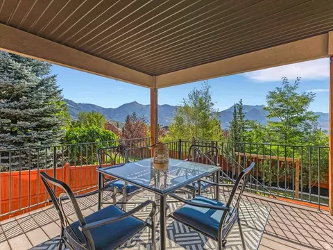 Exterior - 2138 Eagle Crest Dr, Draper, UT 84020 photo 3 of 17