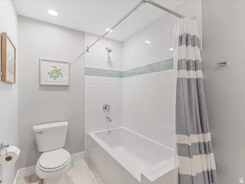 Bath - 2138 Eagle Crest Dr, Draper, UT 84020 photo 6 of 6