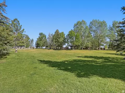 Exterior - 2138 Eagle Crest Dr, Draper, UT 84020 photo 14 of 17