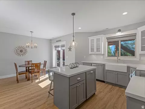 Kitchen - 2138 Eagle Crest Dr, Draper, UT 84020 photo 6 of 6