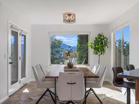 Dining - 2138 Eagle Crest Dr, Draper, UT 84020 photo 1 of 2