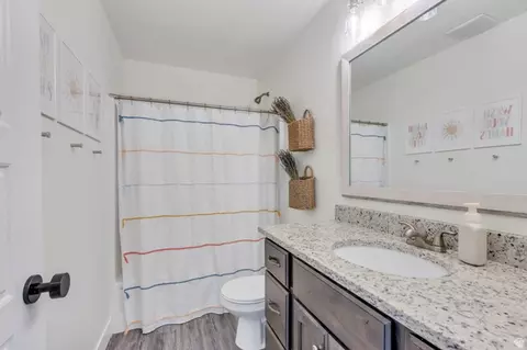 Bath - 4098 N Fairfield Dr, Eagle Mountain, UT 84005 photo 2 of 4
