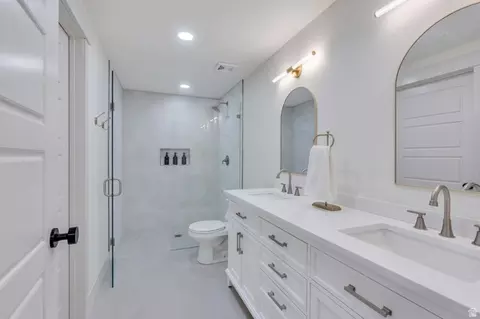 Bath - 4098 N Fairfield Dr, Eagle Mountain, UT 84005 photo 3 of 4