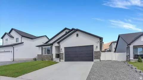 Exterior - 4098 N Fairfield Dr, Eagle Mountain, UT 84005 photo 6 of 8