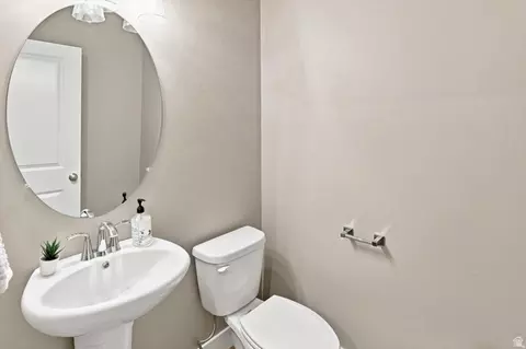 Bath - 835 S 270 E #8, Smithfield, UT 84335 photo 1 of 4