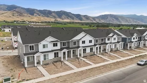 835 S 270 E #8, Smithfield, UT 84335