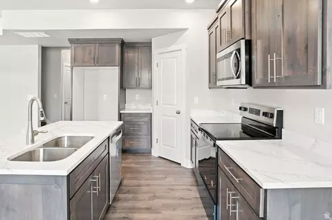 Kitchen - 839 S 270 E #9, Smithfield, UT 84335 photo 4 of 7