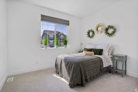 Bedroom - 5420 N Cliffrose Dr, Eagle Mountain, UT 84005 photo 3 of 5