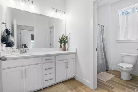 Bath - 5420 N Cliffrose Dr, Eagle Mountain, UT 84005 photo 3 of 3