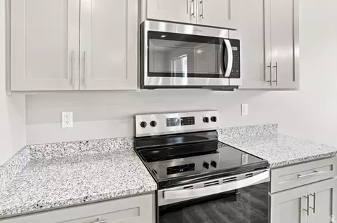 Kitchen - 847 S 270 E #11, Smithfield, UT 84335 photo 3 of 7