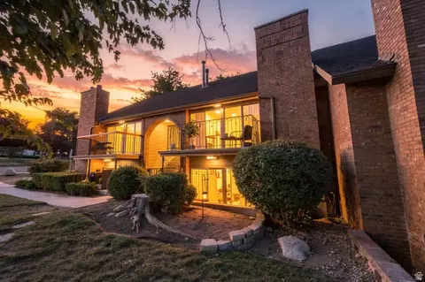 1243 E Cottonwood Hills Dr, Sandy, UT 84094