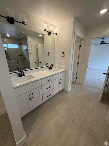 Bath - 7089 N Cairns Way E, Eagle Mountain, UT 84005 photo 2 of 3
