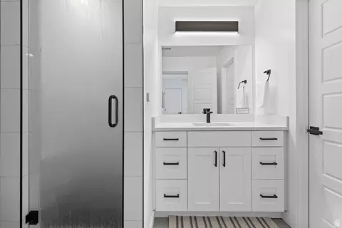 Bath - 6824 S 700 E, Midvale, UT 84047 photo 5 of 9
