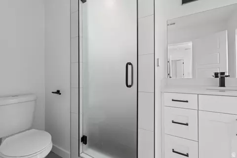 Bath - 6824 S 700 E, Midvale, UT 84047 photo 4 of 9