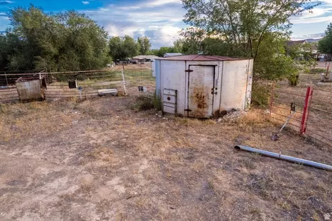 Exterior - 2308 E Highway 40, Naples, UT 84078 photo 8 of 8