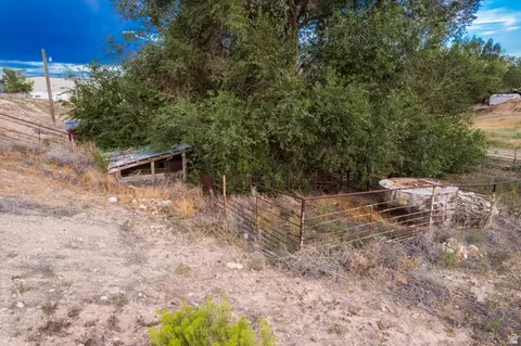 Exterior - 2308 E Highway 40, Naples, UT 84078 photo 6 of 8