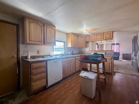 Kitchen - 2308 E Highway 40, Naples, UT 84078 photo 1 of 2